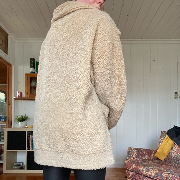 Oversized Teddy Jacket 🦋 - Picture 2 of 5